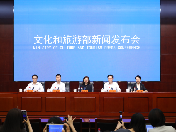 盈丰配资 周涛新身份！她成为这项活动开幕式总导演
